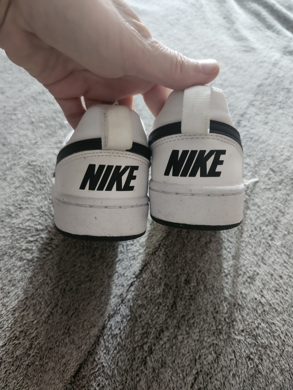 Boys Nike White Sneakers with Black Swoosh EXCELLENT COND. - Picture 6 of 8